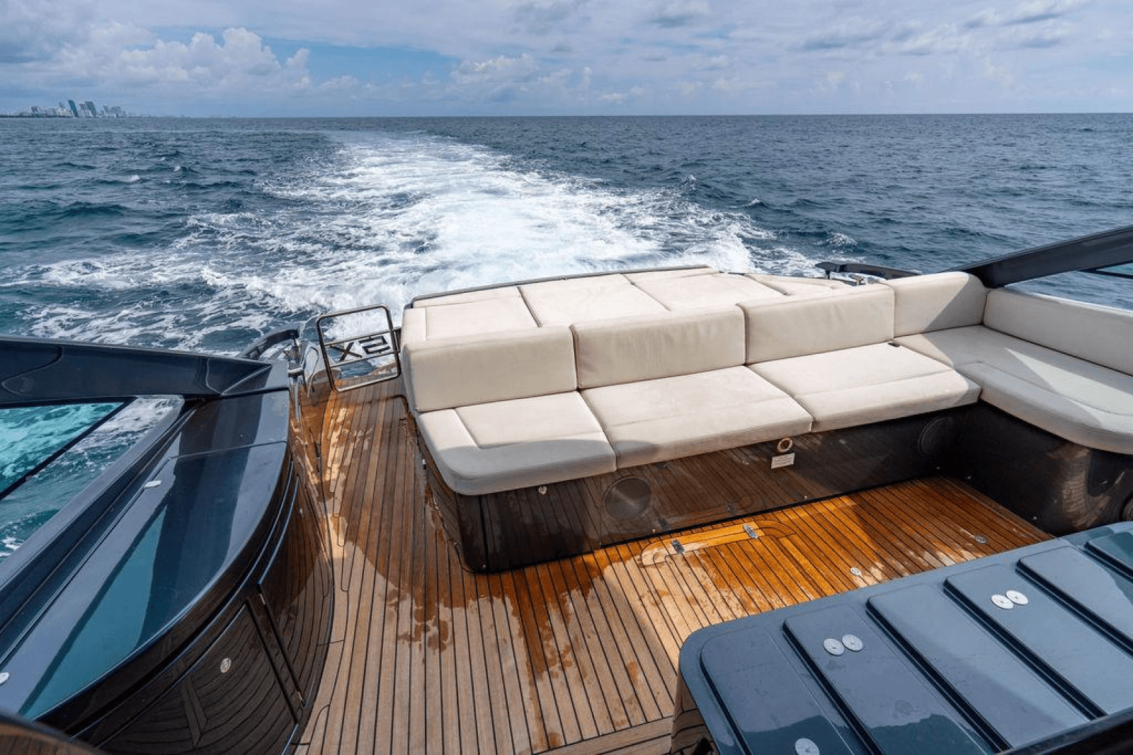 2018 Pershing 5x