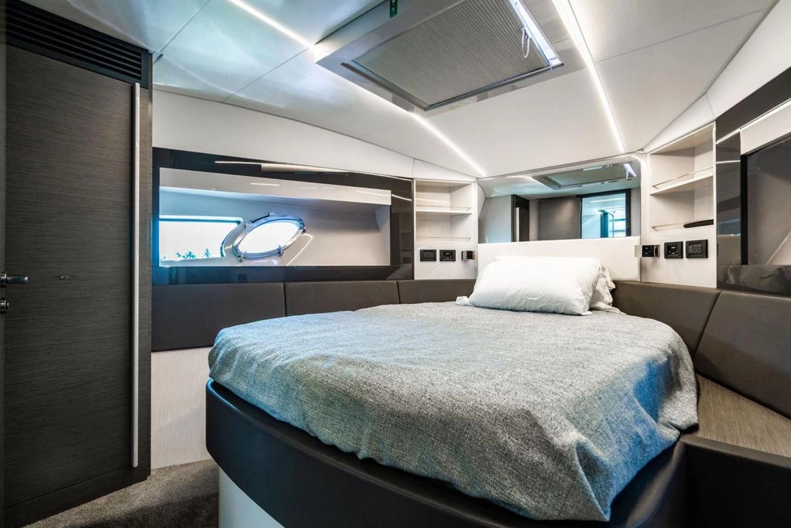 2018 Pershing 5x