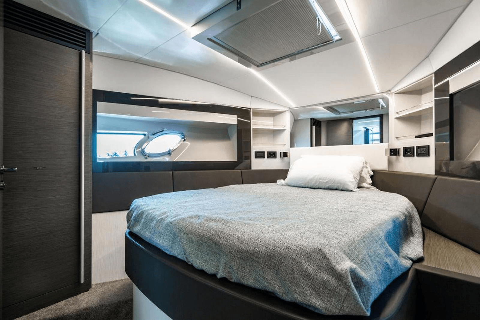 2018 Pershing 5x