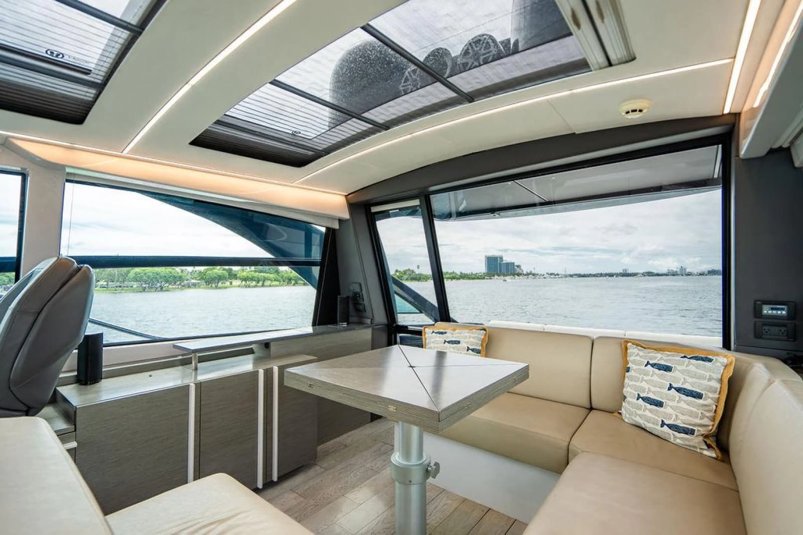 2018 Pershing 5x