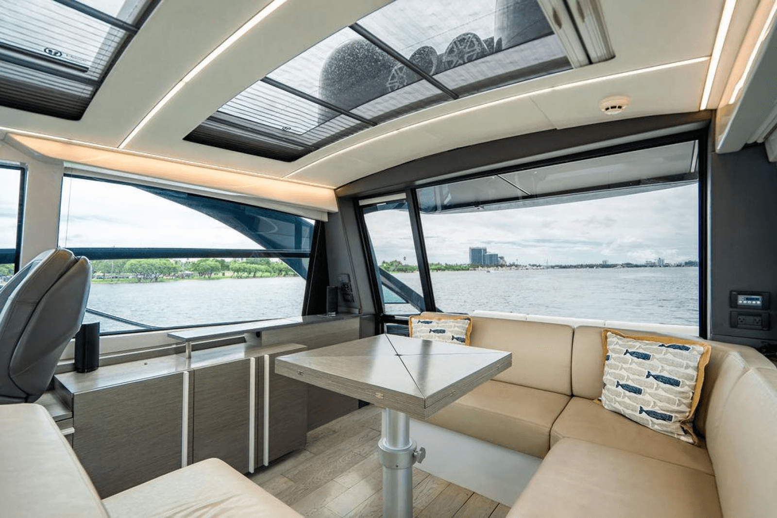 2018 Pershing 5x