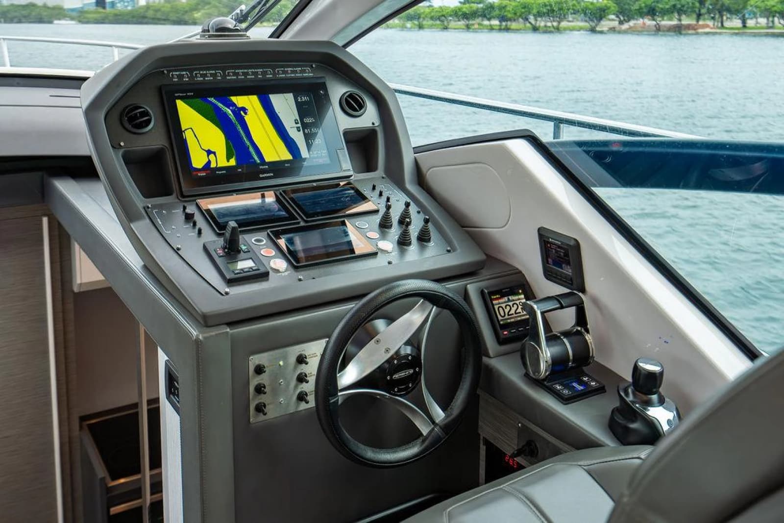 2018 Pershing 5x
