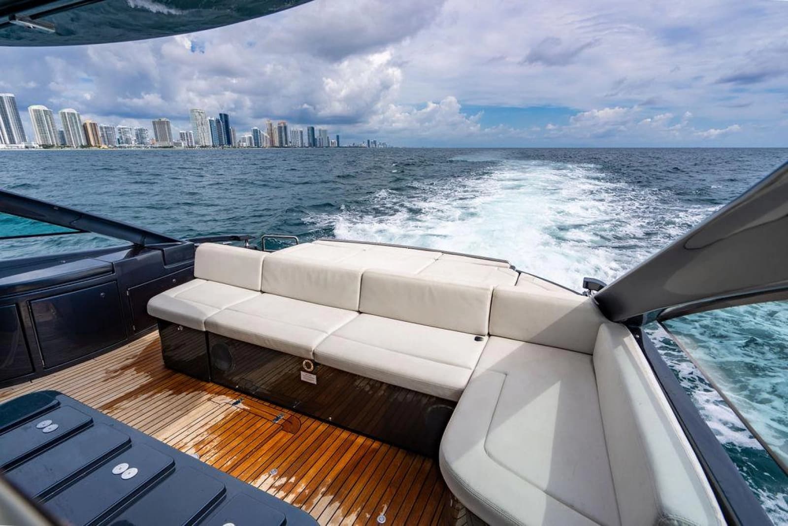 2018 Pershing 5x