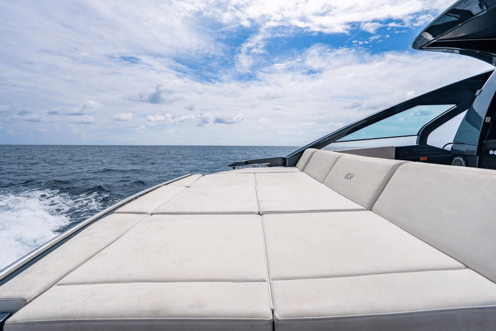 2018 Pershing 5x