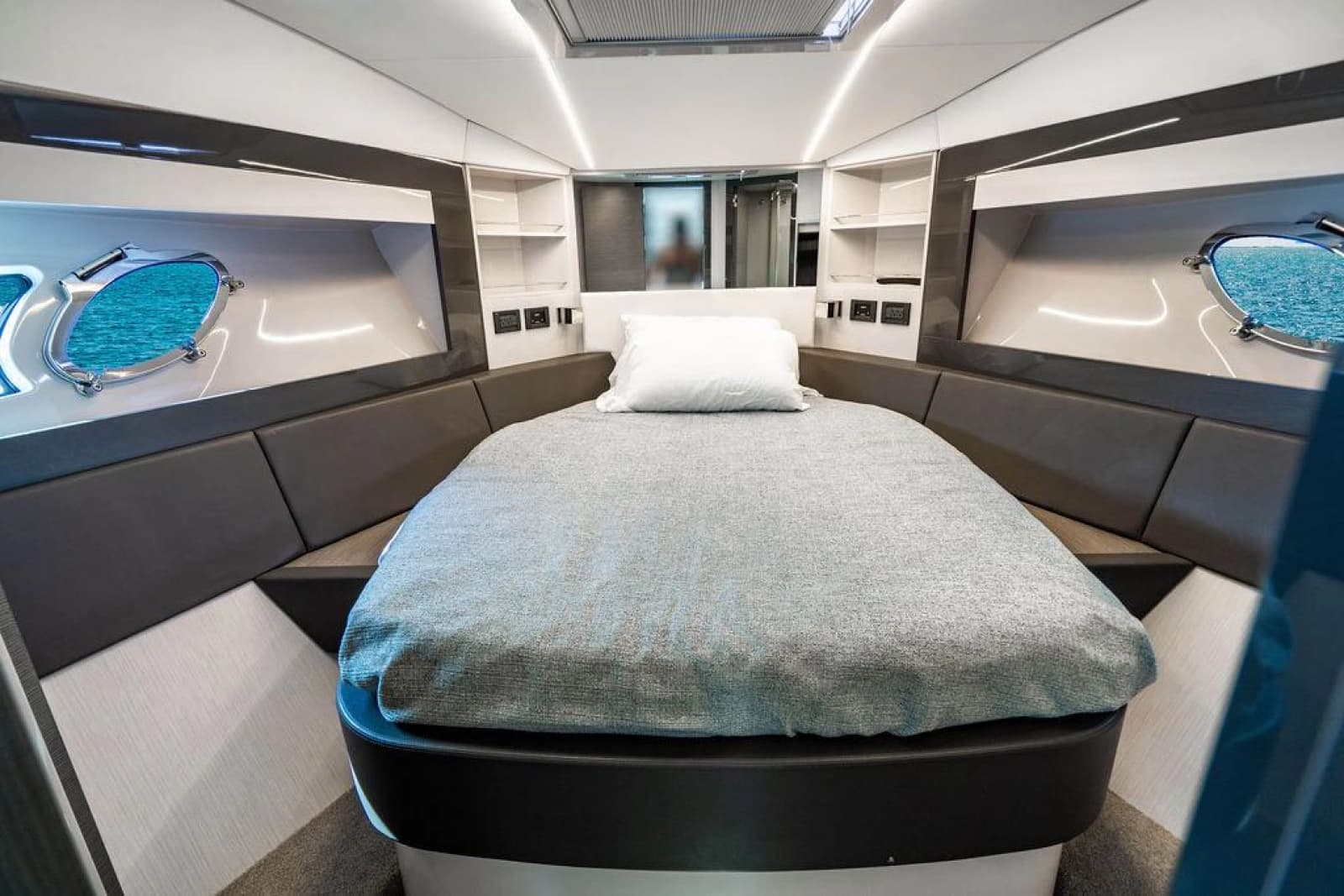 2018 Pershing 5x