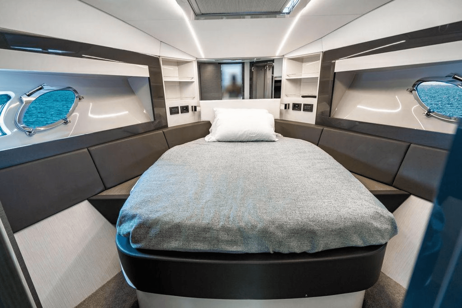 2018 Pershing 5x