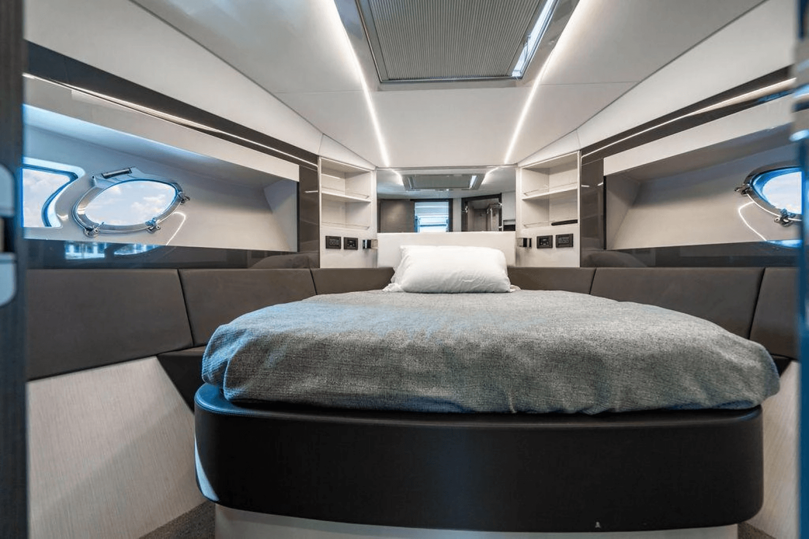 2018 Pershing 5x
