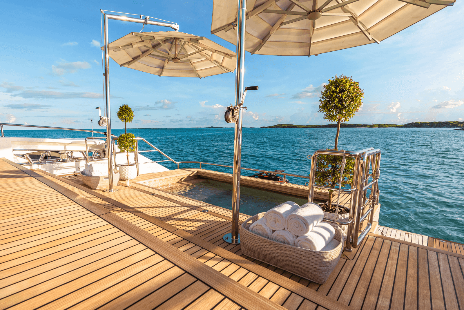 2022 Alpha Custom Yachts Spritz 102