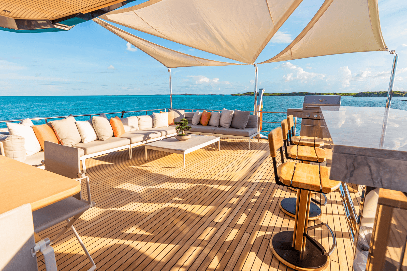 2022 Alpha Custom Yachts Spritz 102