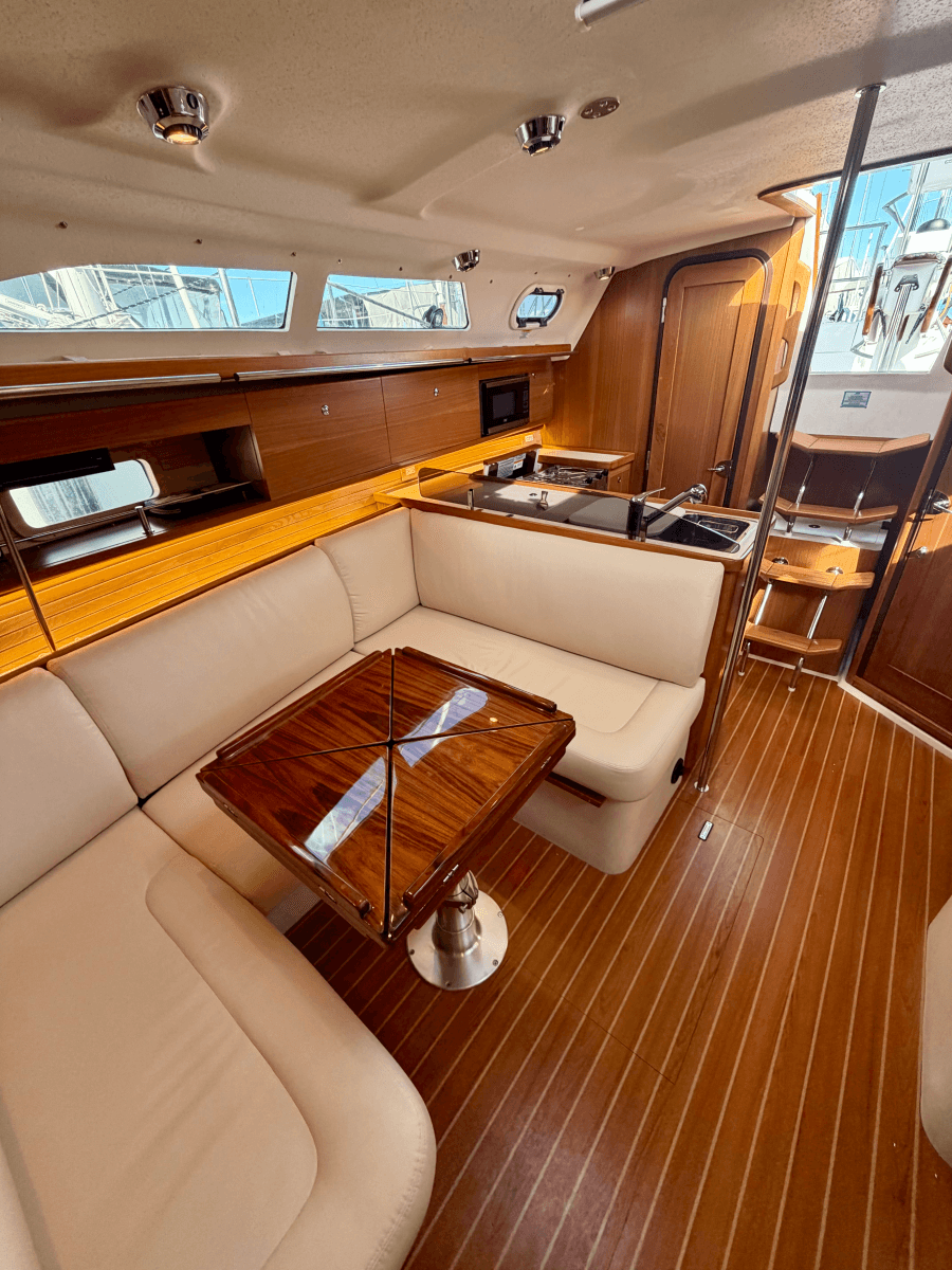 2023 Catalina 355