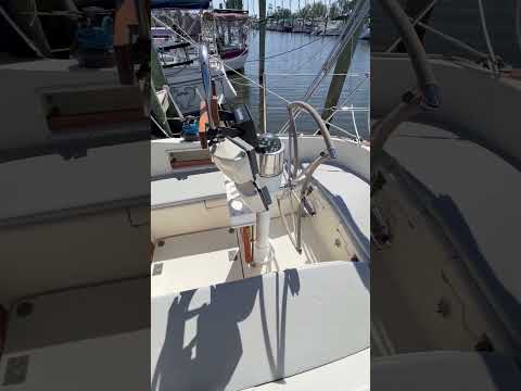 1998 Pacific Seacraft 37 Exterior Flythrough