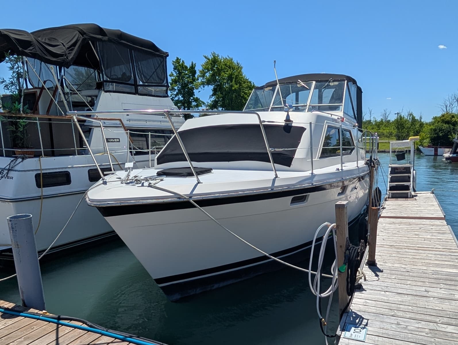 1977 Trojan 36 Tri-Cabin
