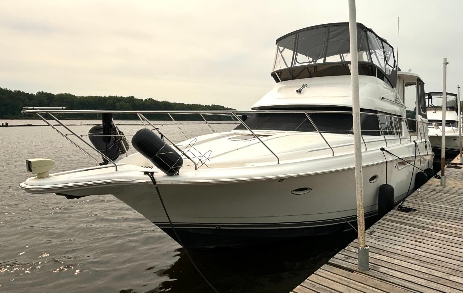 2000 Silverton 422 Motor Yacht