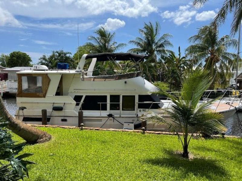 1989 Heritage East Sundeck Trawler