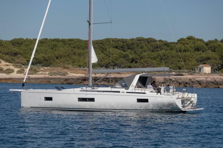 2027 Beneteau Oceanis Yacht 54