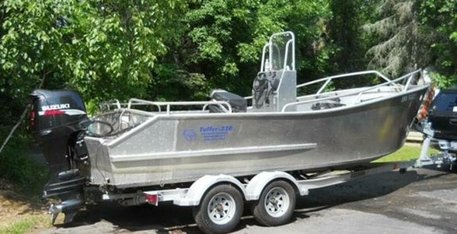 2005 Custom Tuffer 230