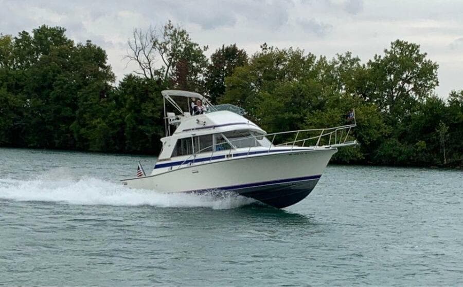 1983 Bertram 33 Flybridge Cruiser