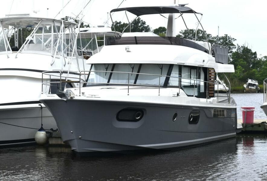 2023 Beneteau Swift Trawler 41 Fly