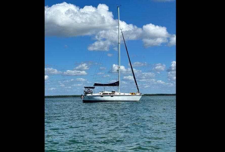 1993 Hunter 33.5