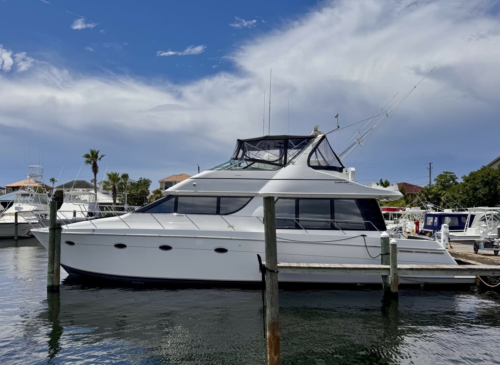 1998 Carver Voyager 530