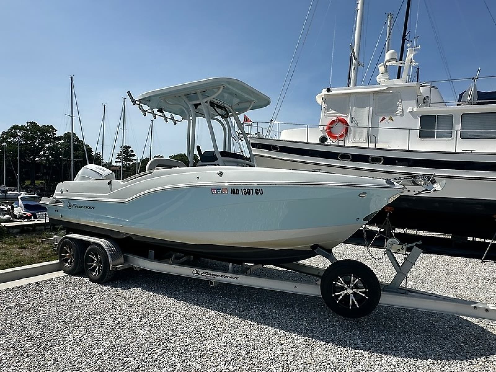 2023 Crownline 230 Finseeker