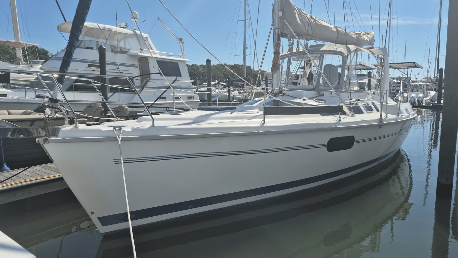 1998 Hunter 420 Passage Center Cockpit
