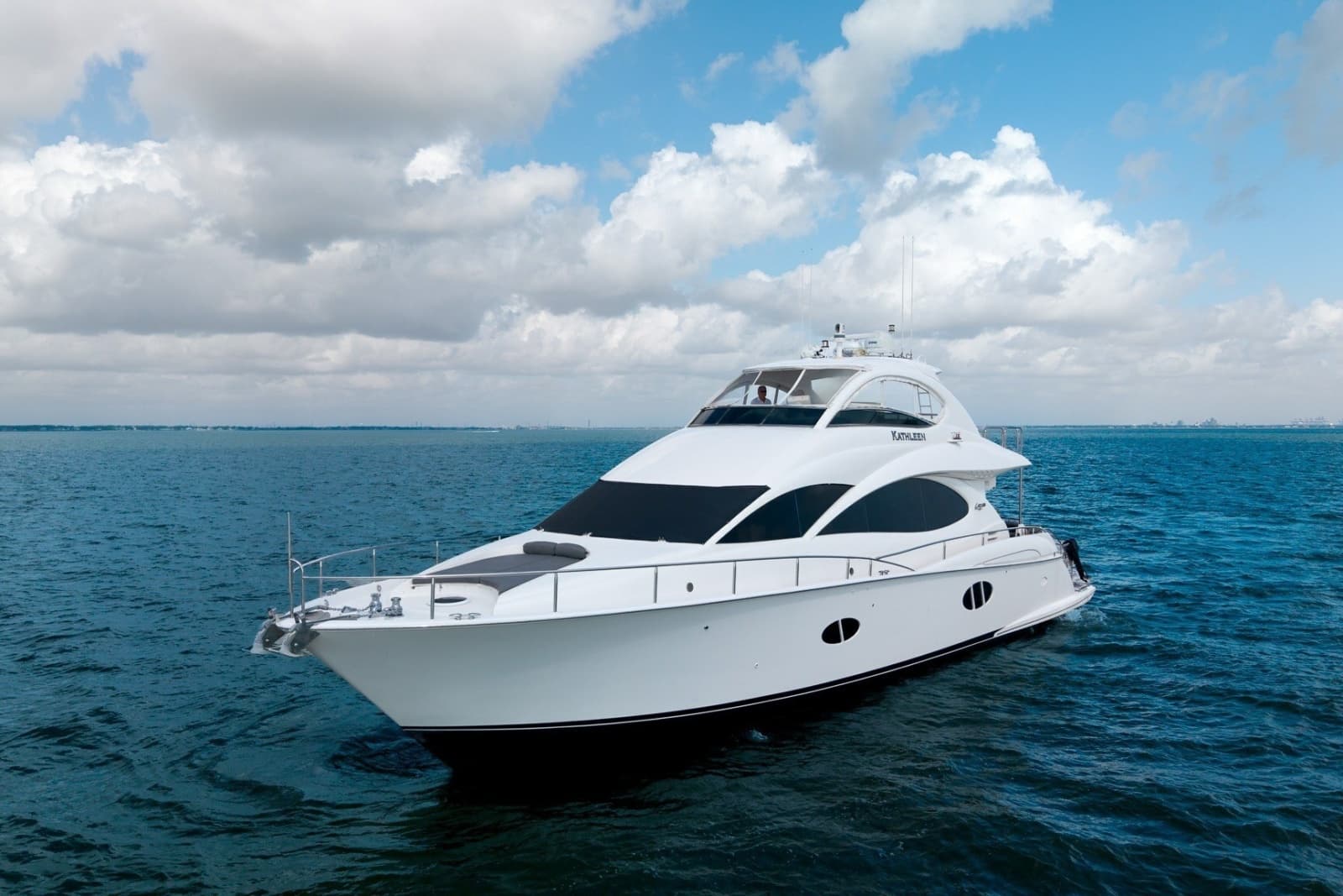 2007 Lazzara Yachts 74 MOTOR YACHT