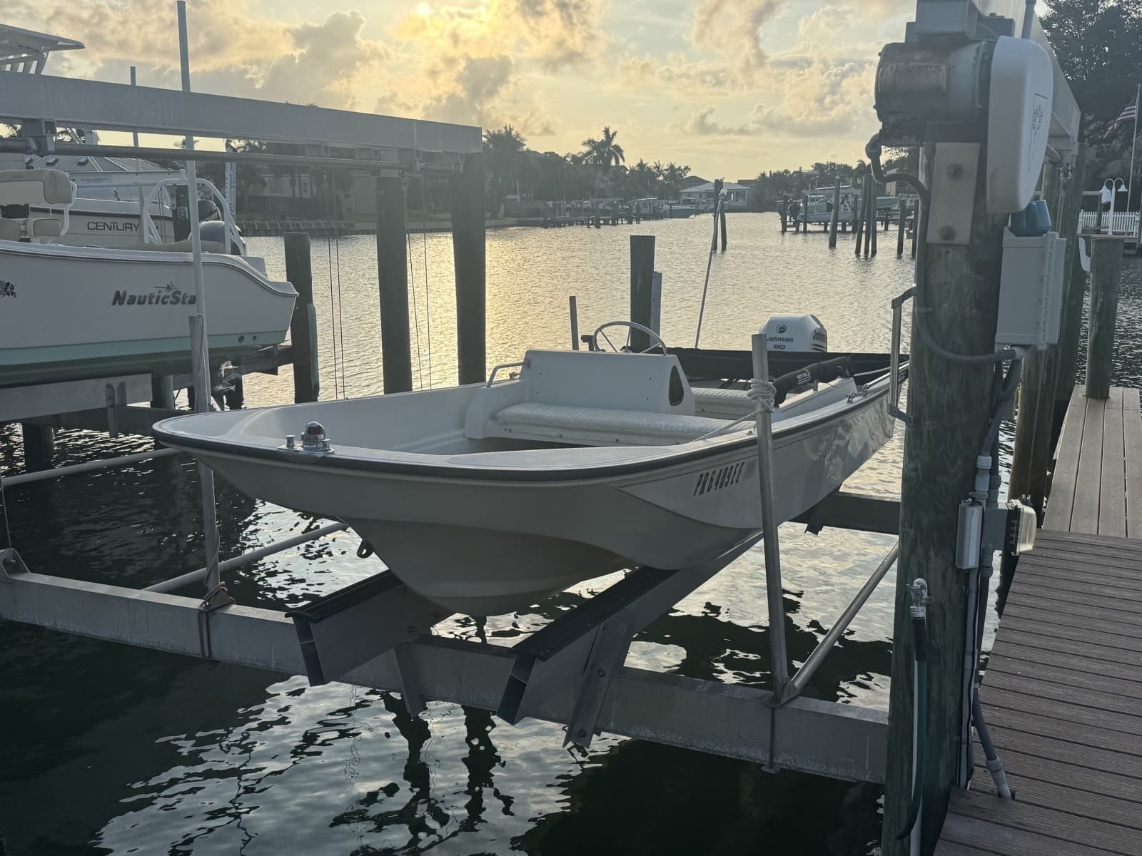 1992 Boston Whaler 17 Montauk (Sport GLS)