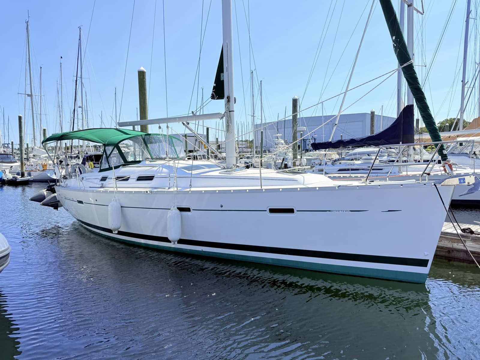 2004 Beneteau 373