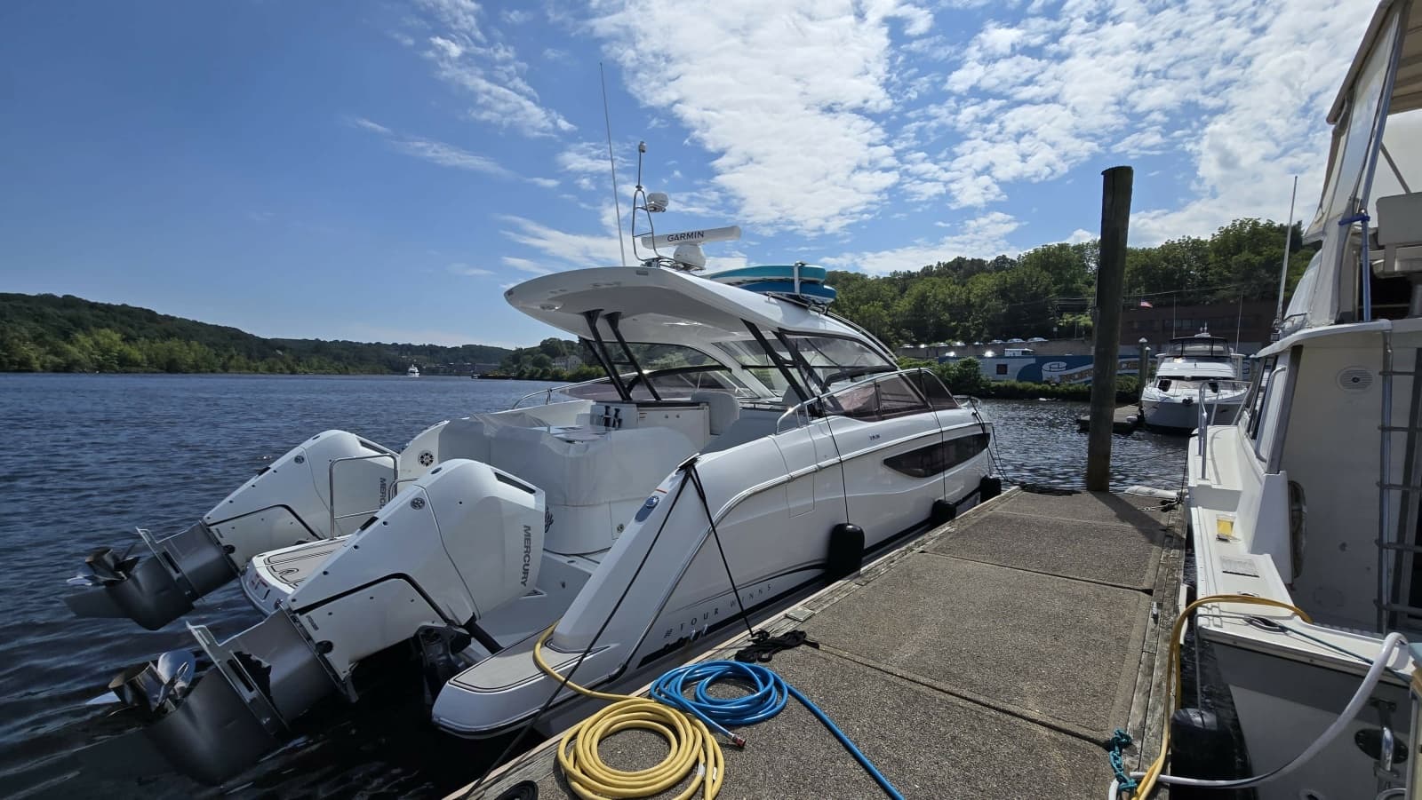 2025 Four Winns TH 36