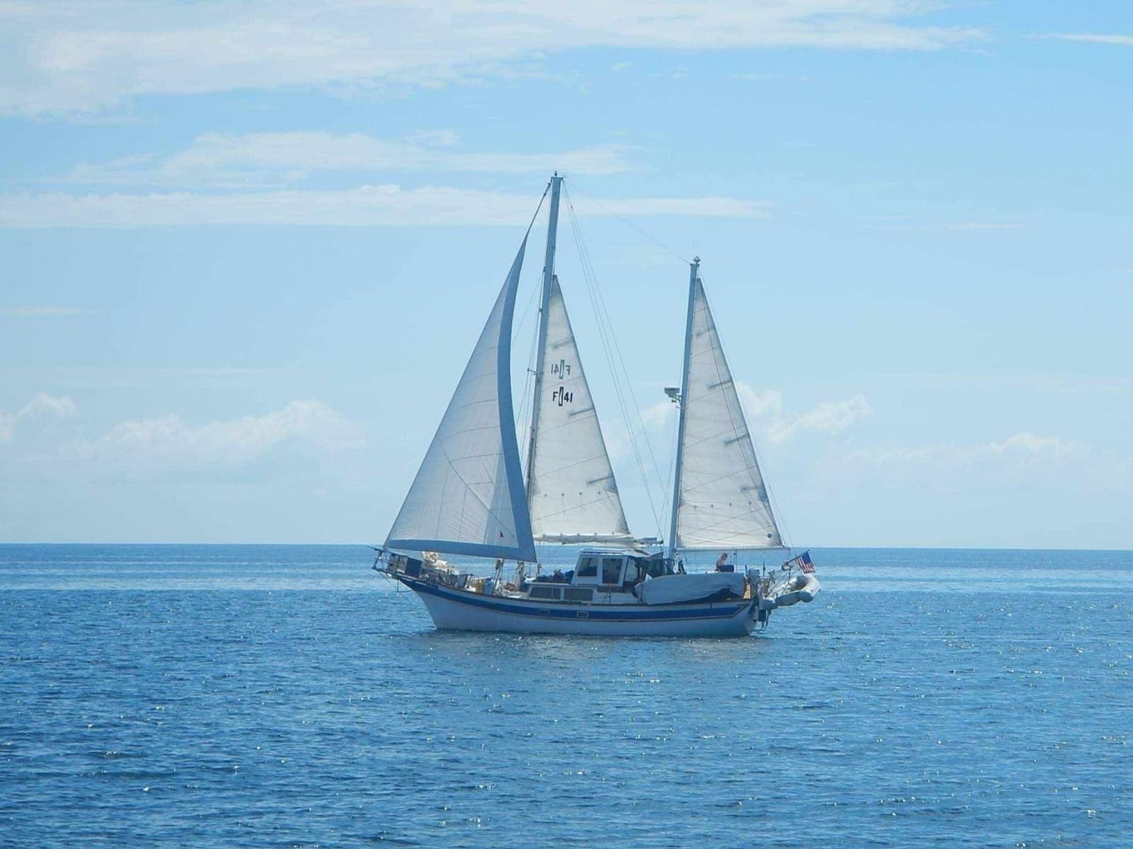 1976 Islander 47