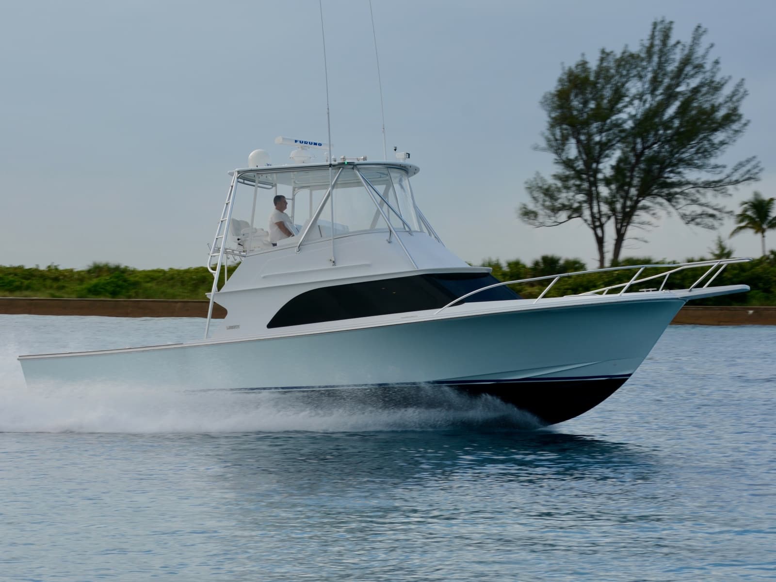 2004 Liberty Flybridge Sport Fish