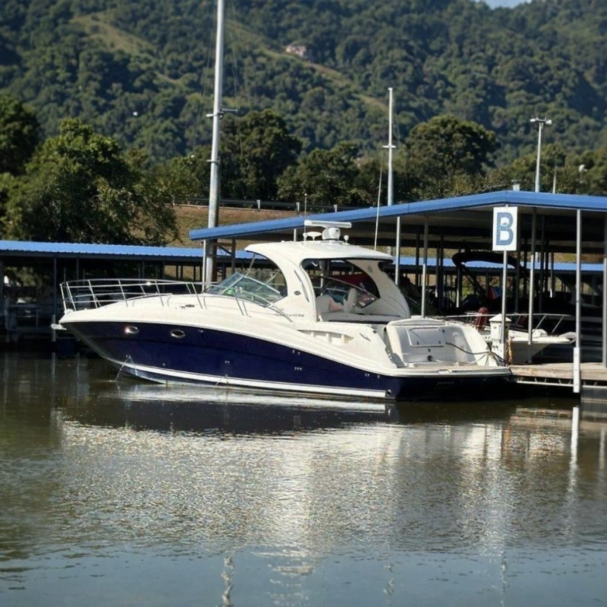 2005 Sea Ray 390 Sundancer