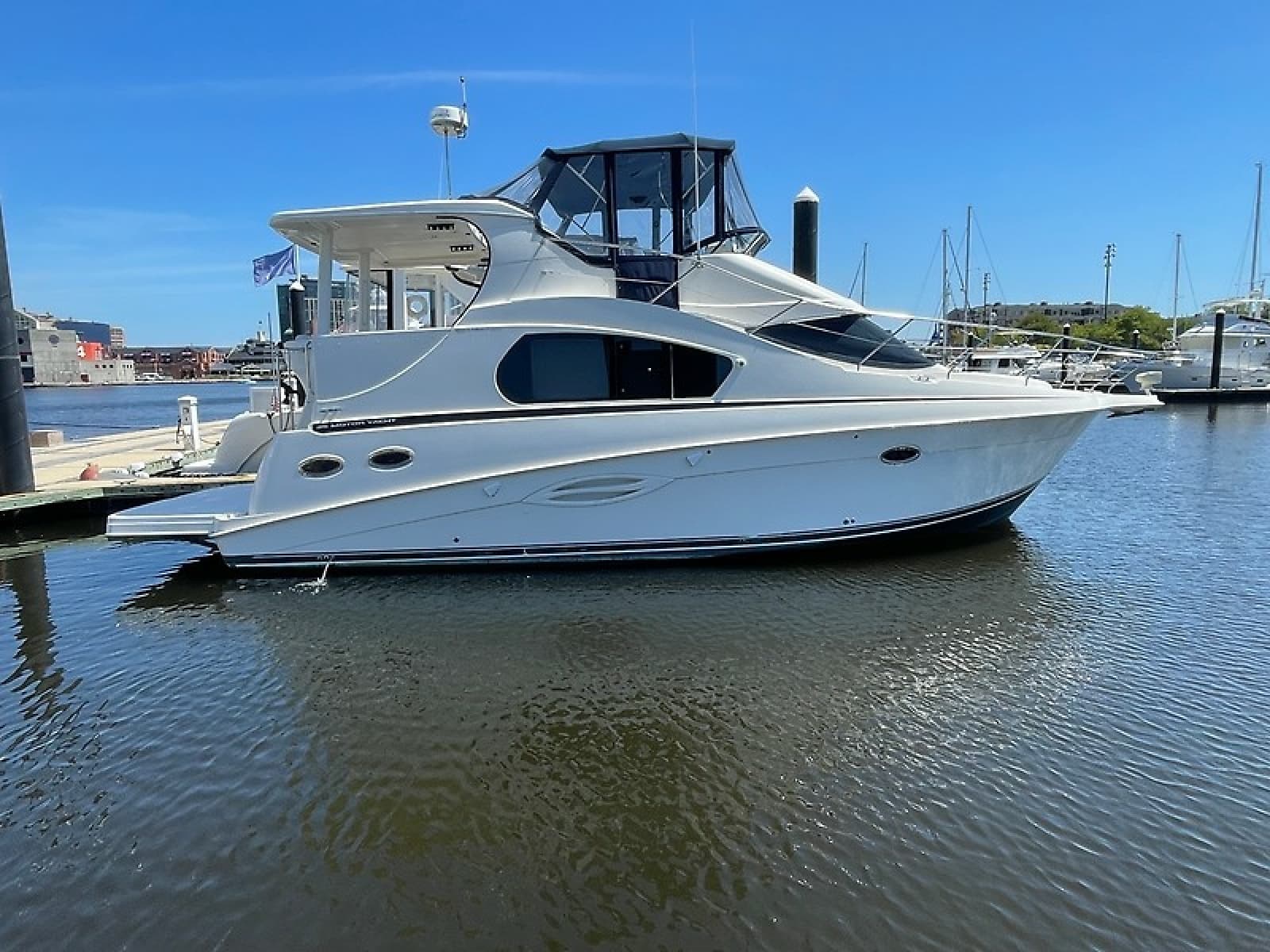 2004 Silverton 35 Motor Yacht