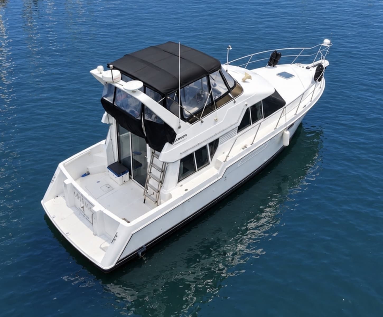 1999 Carver 370 Voyager