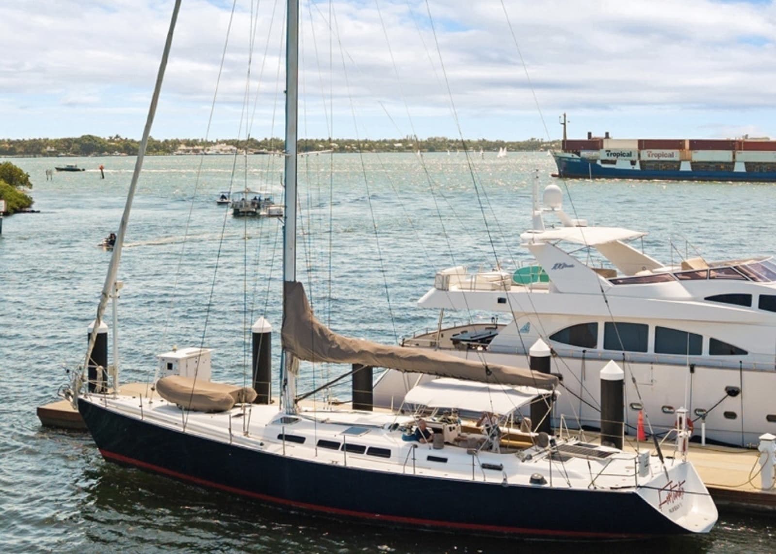 1991 Southern Wind 72