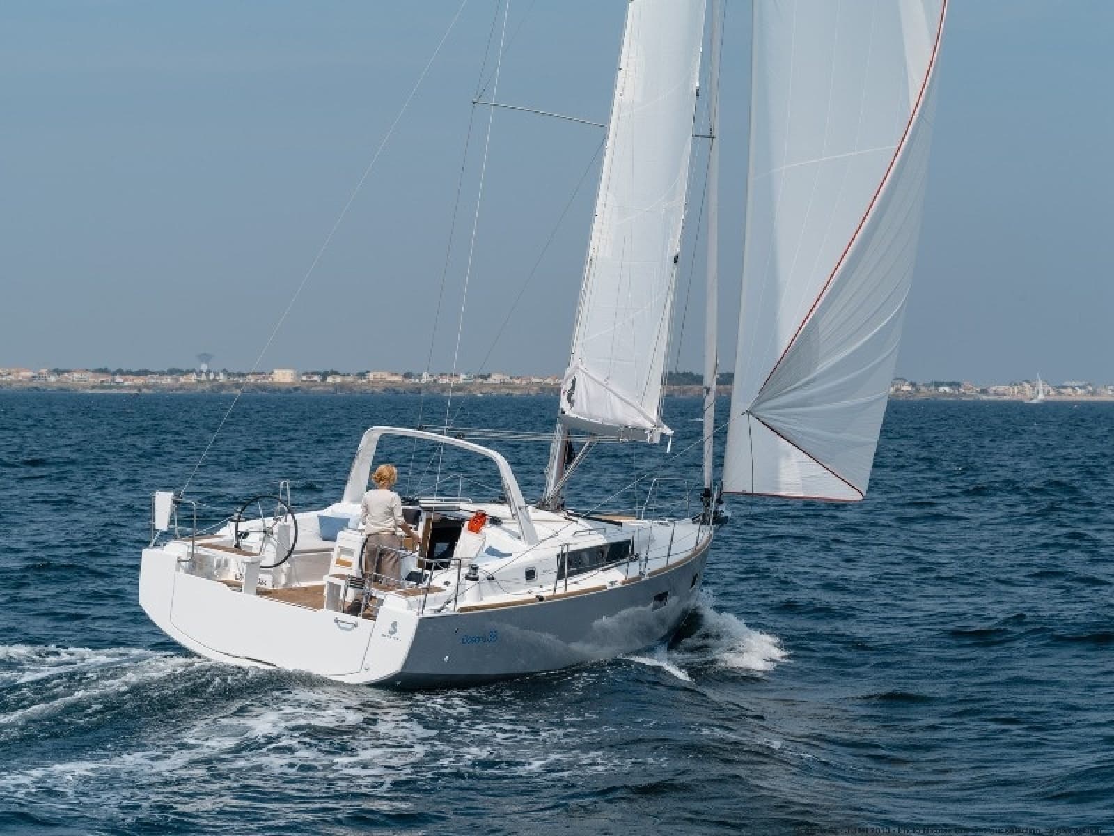 2018 Beneteau Oceanis 38.1