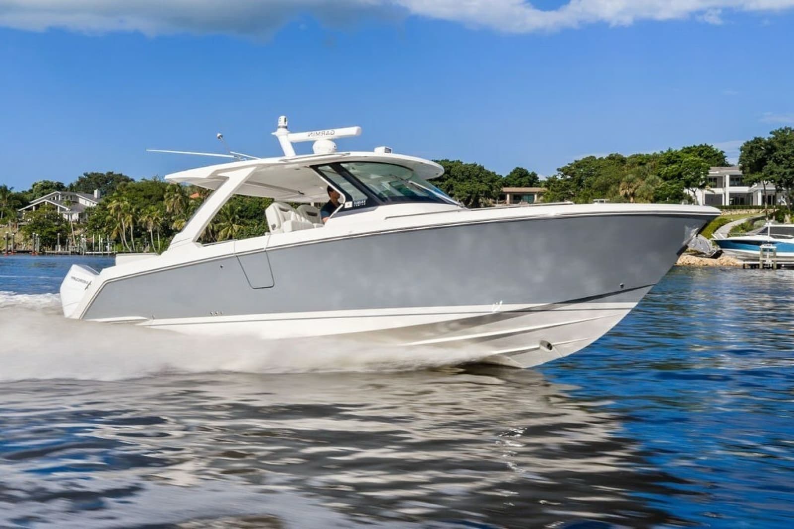 2024 Tiara Yachts 38 LS