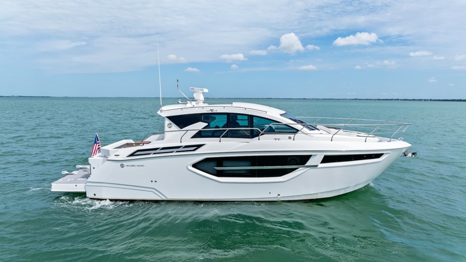 2019 Cruisers Yachts 42 Cantius