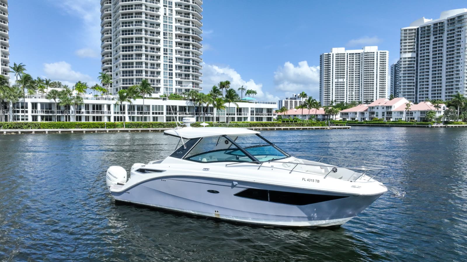 2022 Sea Ray Sundancer 320 OB