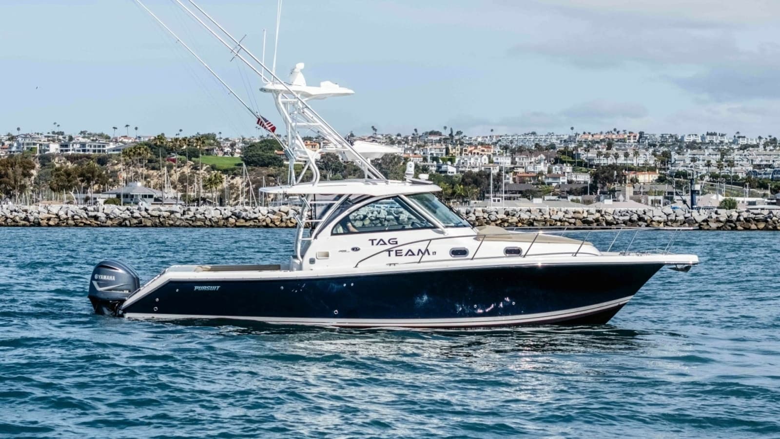 2018 Pursuit 385 Offshore
