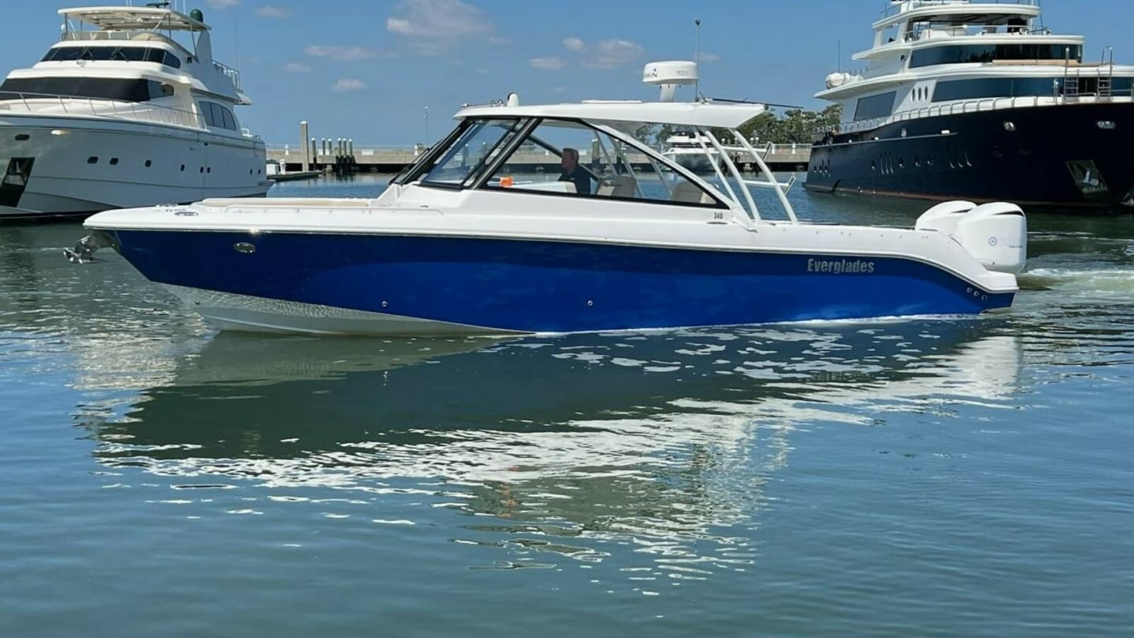2019 Everglades 340 Dual Console