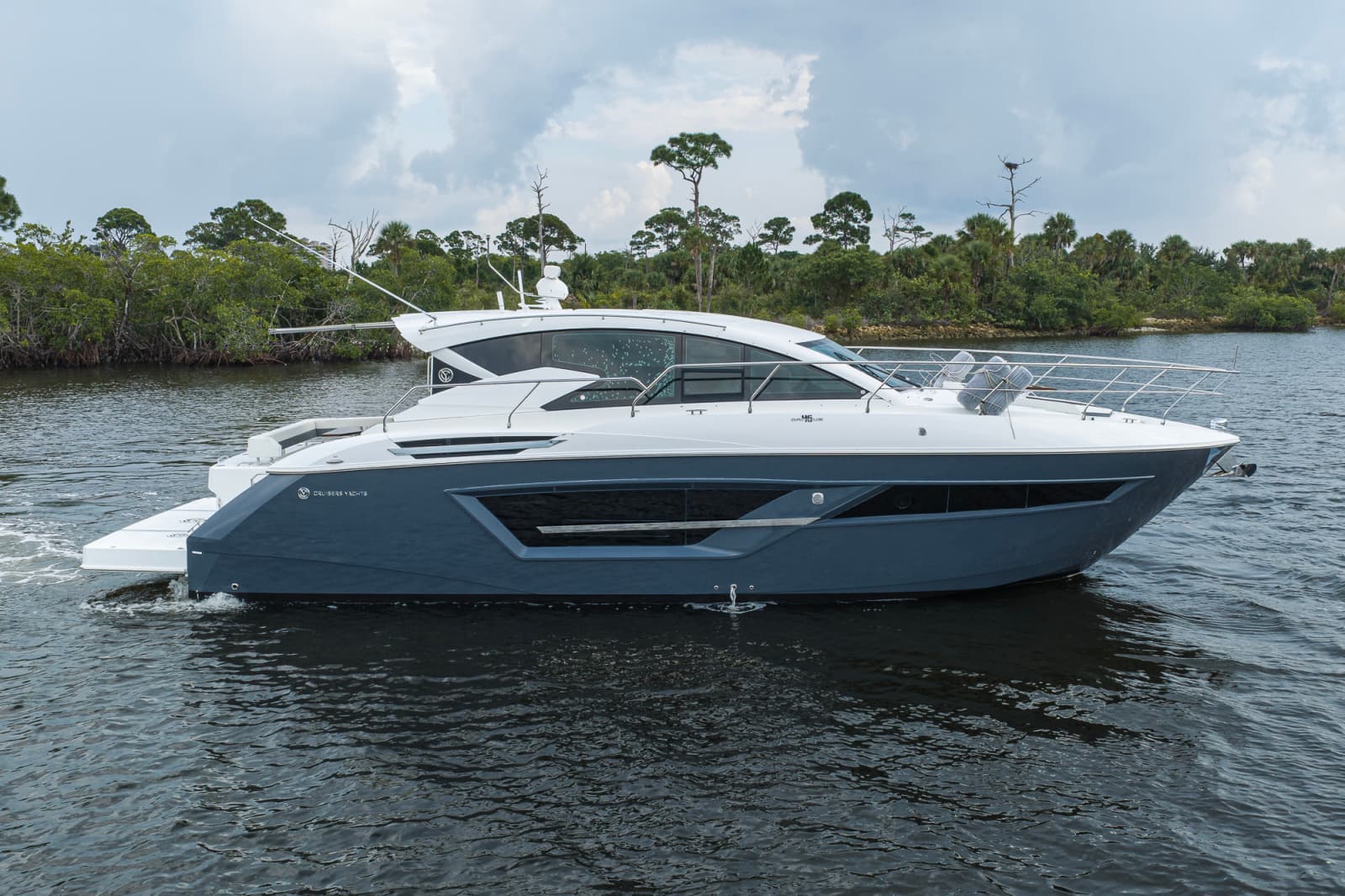 2020 Cruisers 46 Cantius