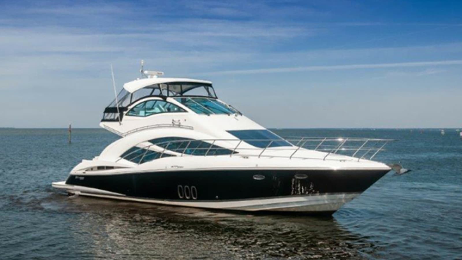 2006 Cruisers Yachts 477 Sport Sedan