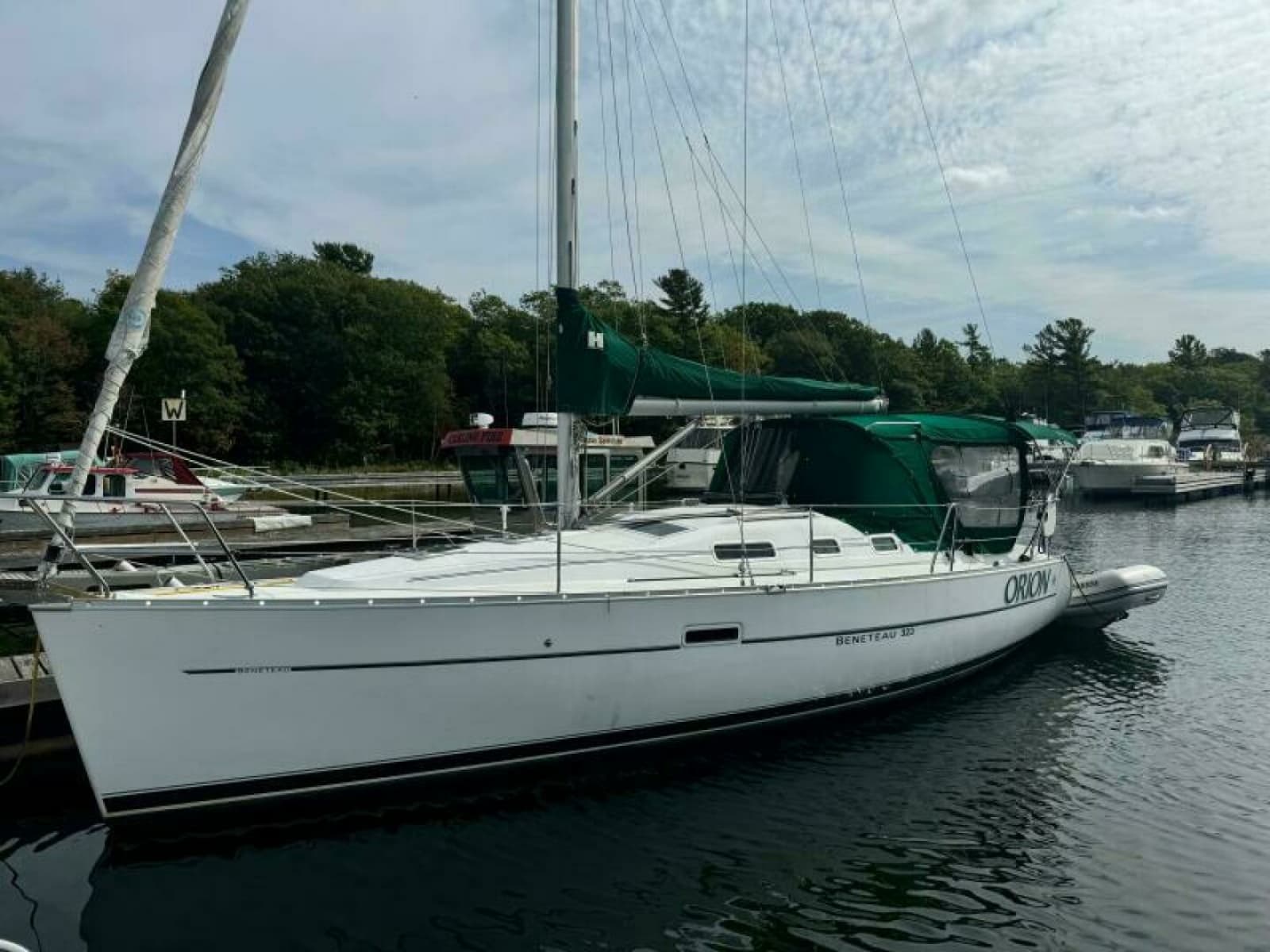 2004 Beneteau 323